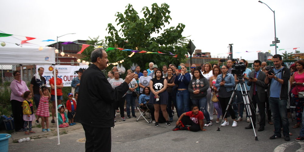 luis-el-puente-b+b Luis Garden-Acosta, El Puente